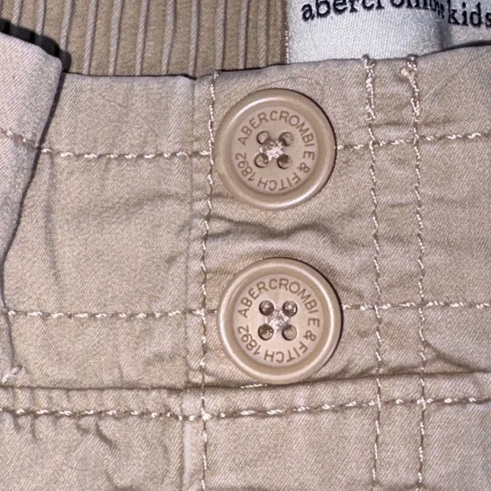 Abercrombie Kids Cargo Jogger Pants age 11 / 12 Tan  Elastic Waist Utility